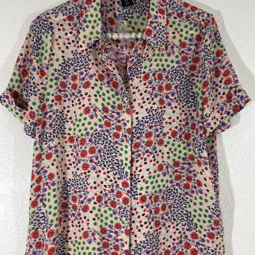 Rachel Zoe Floral Print Short Sleeve Button Down Blouse Size Medium - Picture 2 of 7